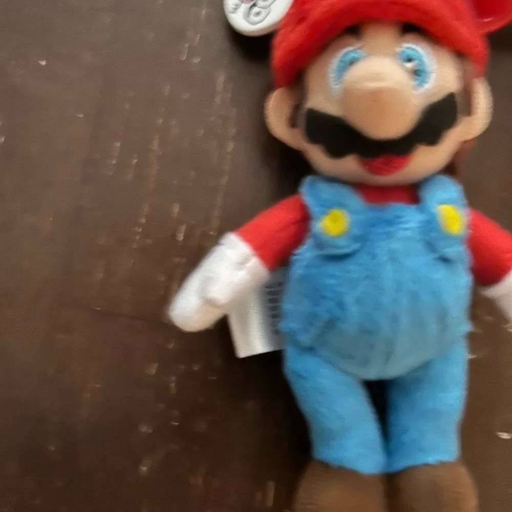 Nintendo Super Mario Plush with Red Hat and Blue Overalls key chain. - Picture 6 of 7